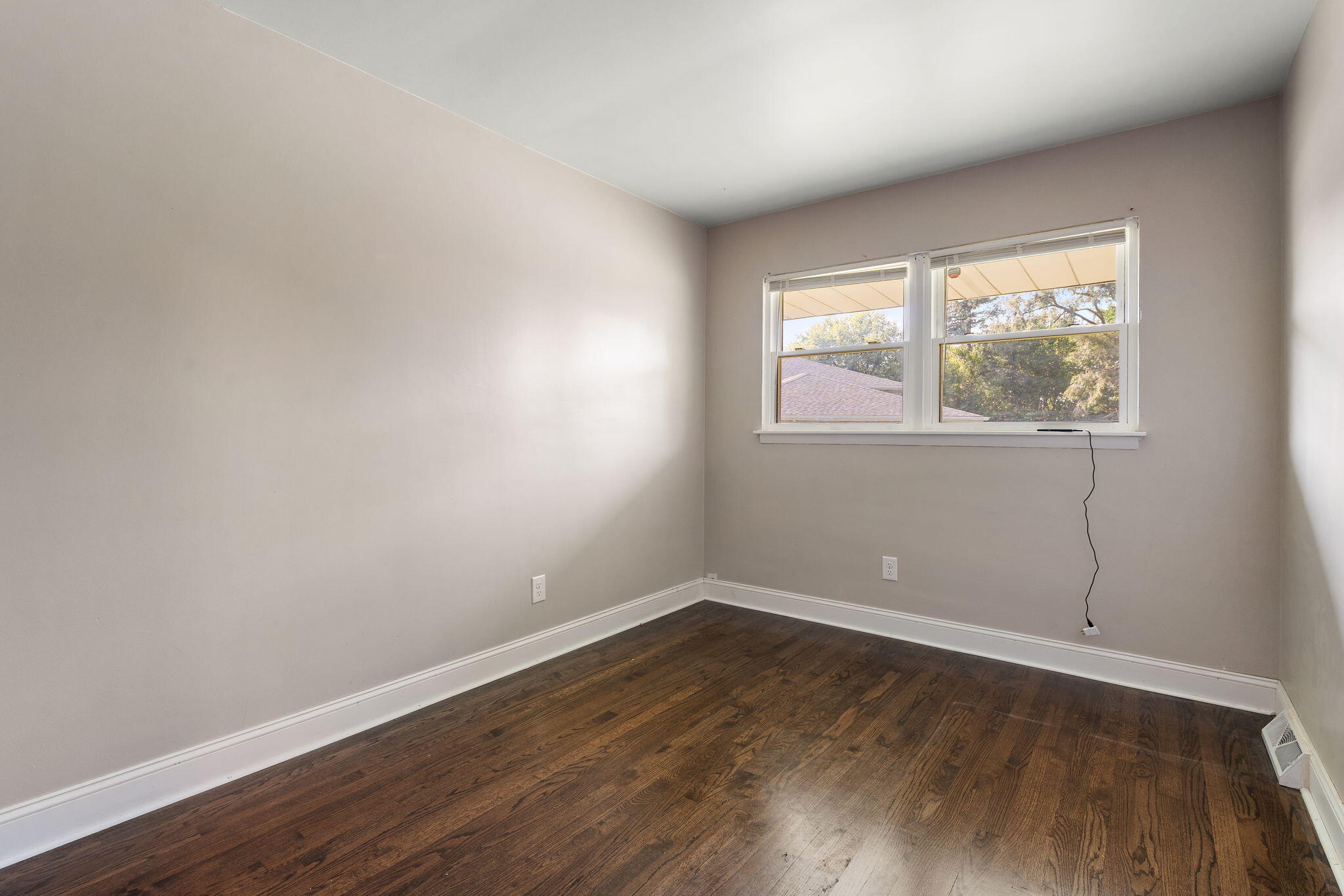 Merrillville, Indiana 46410, United States, 3 Bedrooms Bedrooms, ,2 BathroomsBathrooms,Residential,Active,224432