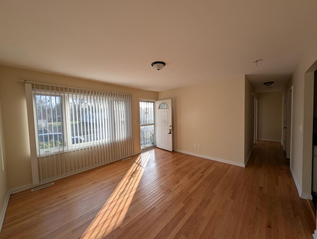 Photo of 1024 Ralston St, Gary, IN 46406 (MLS # 833796)