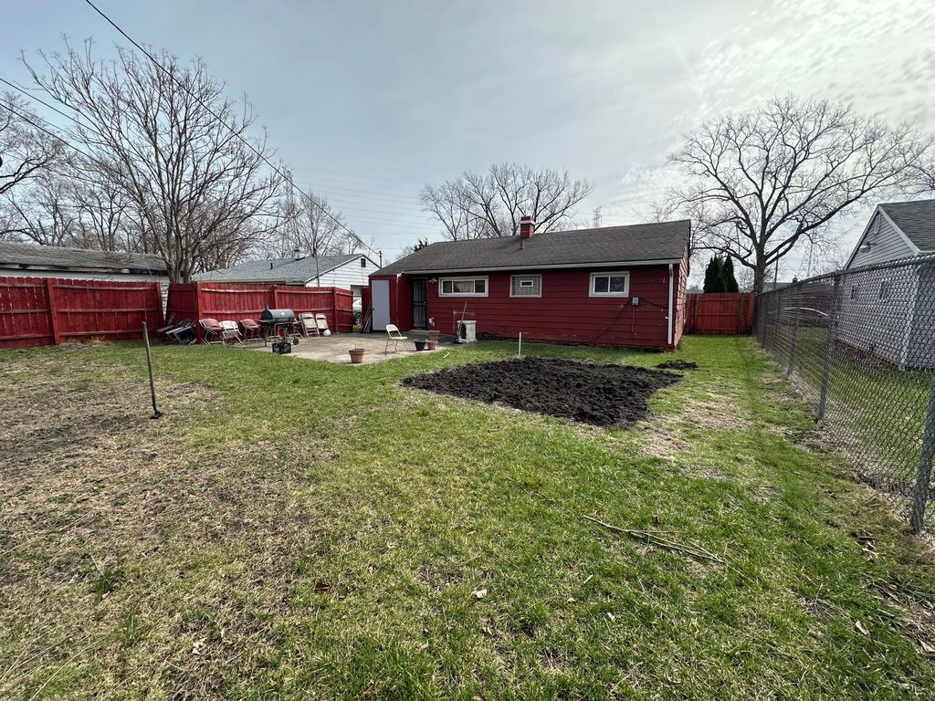 Photo of 2928 Marshalltown Drive, Gary, IN 46407 (MLS # 835797)