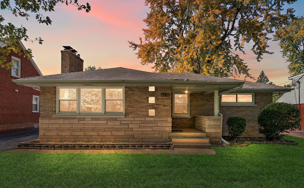 Photo of 8210 Northcote Avenue, Munster, IN 46321 (MLS # 830270)