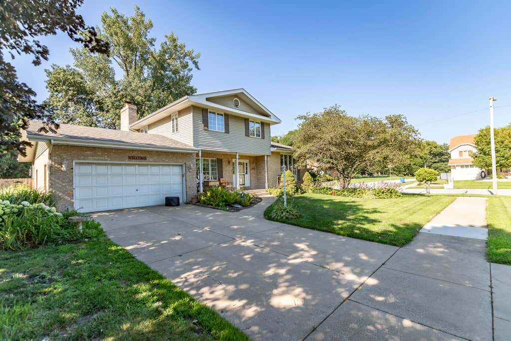 Photo of 3545 Laverne Drive, Highland, IN 46322 (MLS # 842018)