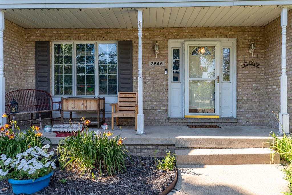 Photo of 3545 Laverne Drive, Highland, IN 46322 (MLS # 842018)
