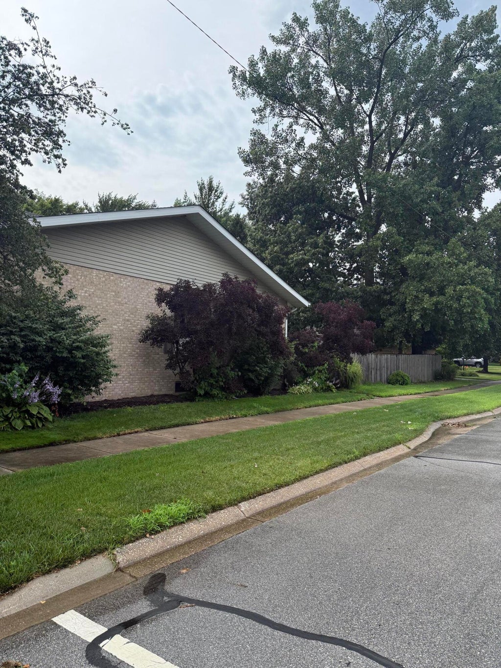 Photo of 3545 Laverne Drive, Highland, IN 46322 (MLS # 842018)