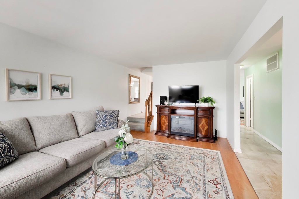 Photo of 1936-1938 Patti Lane, Schererville, IN 46375 (MLS # 837529)