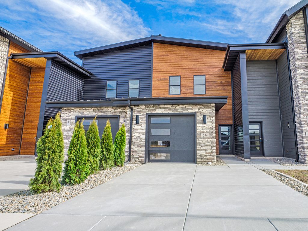 Photo of 214 Sawgrass Drive, Crown Point, IN 46307 (MLS # 839081)