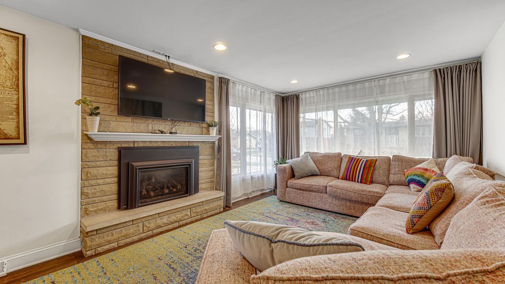 Photo of 9030 Orchard Drive, Highland, IN 46322 (MLS # 836060)