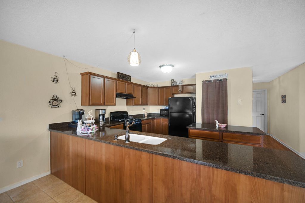 Photo of 323 E 129th Place, Crown Point, IN 46307 (MLS # 834899)