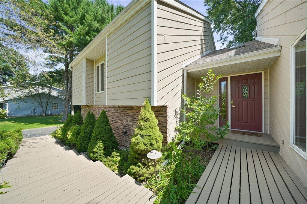 Photo of 1587 N Rustic Drive, La Porte, IN 46350 (MLS # 845982)