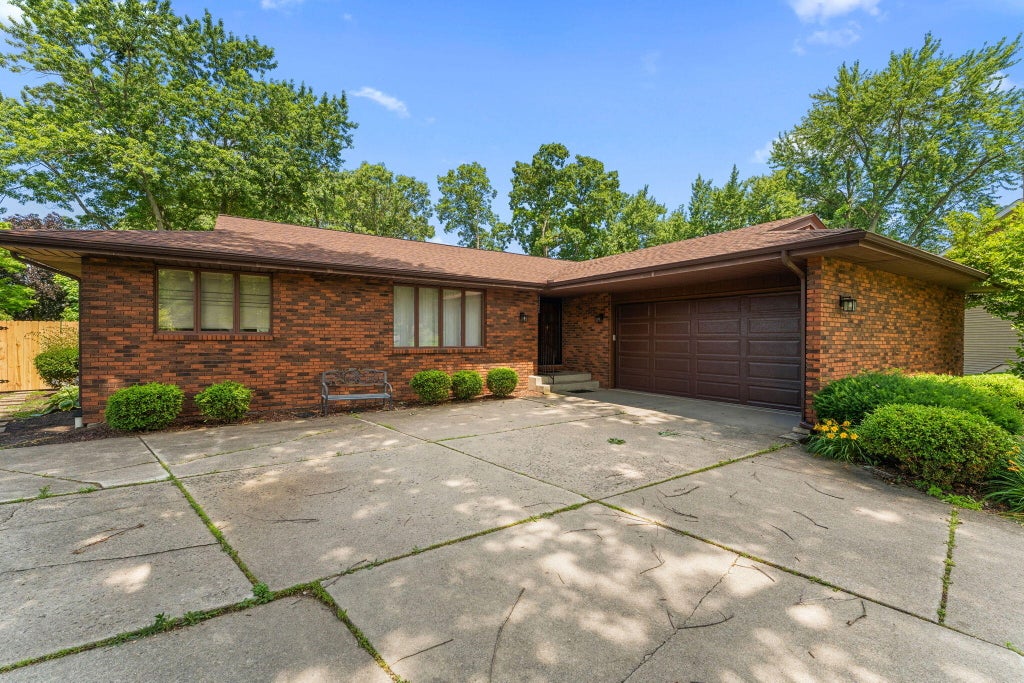 Photo of 236 Grace Court, Crown Point, IN 46307 (MLS # 841226)