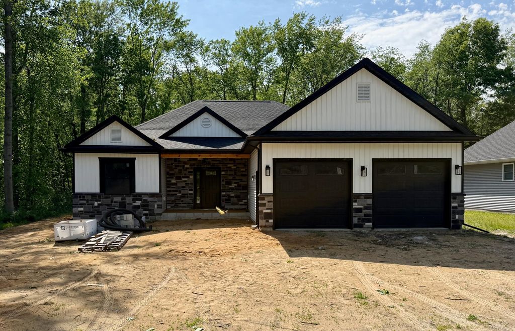 Photo of 1247 S Roosevelt Road, Knox, IN 46534 (MLS # 839205)