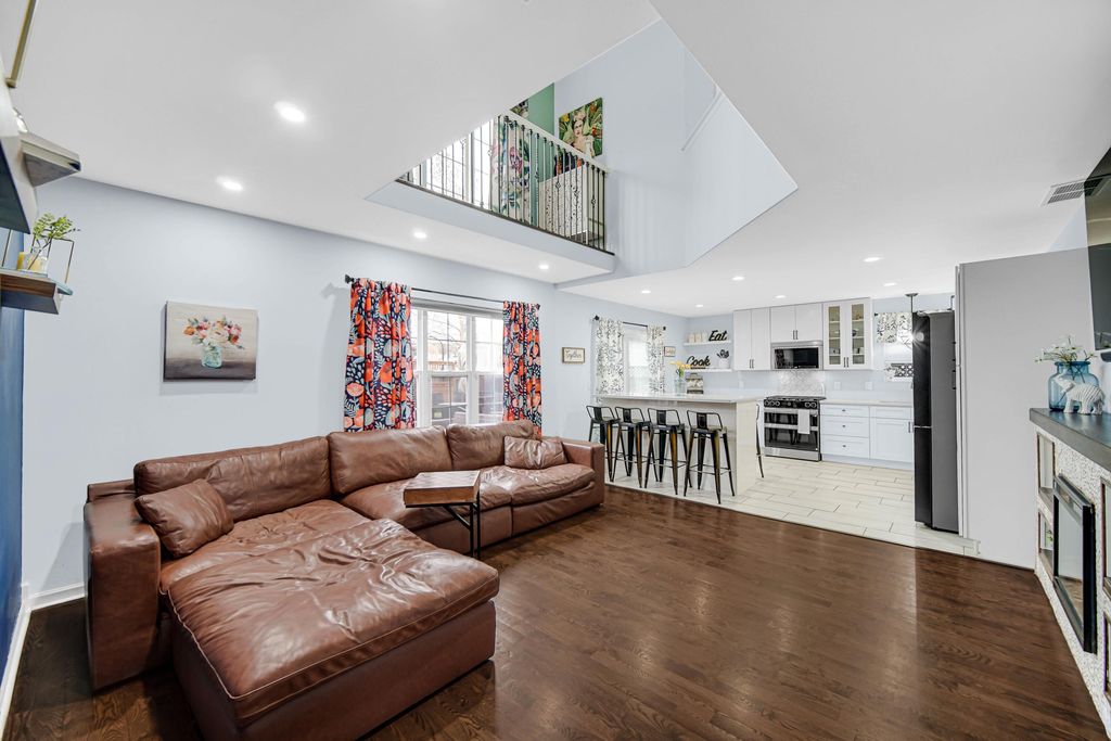 Photo of 347 Fox Trail Court, Hobart, IN 46342 (MLS # 832227)