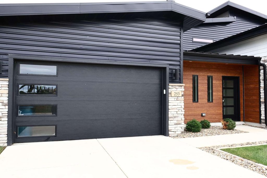 Photo of 253 Nomo Place, Crown Point, IN 46307 (MLS # 829328)
