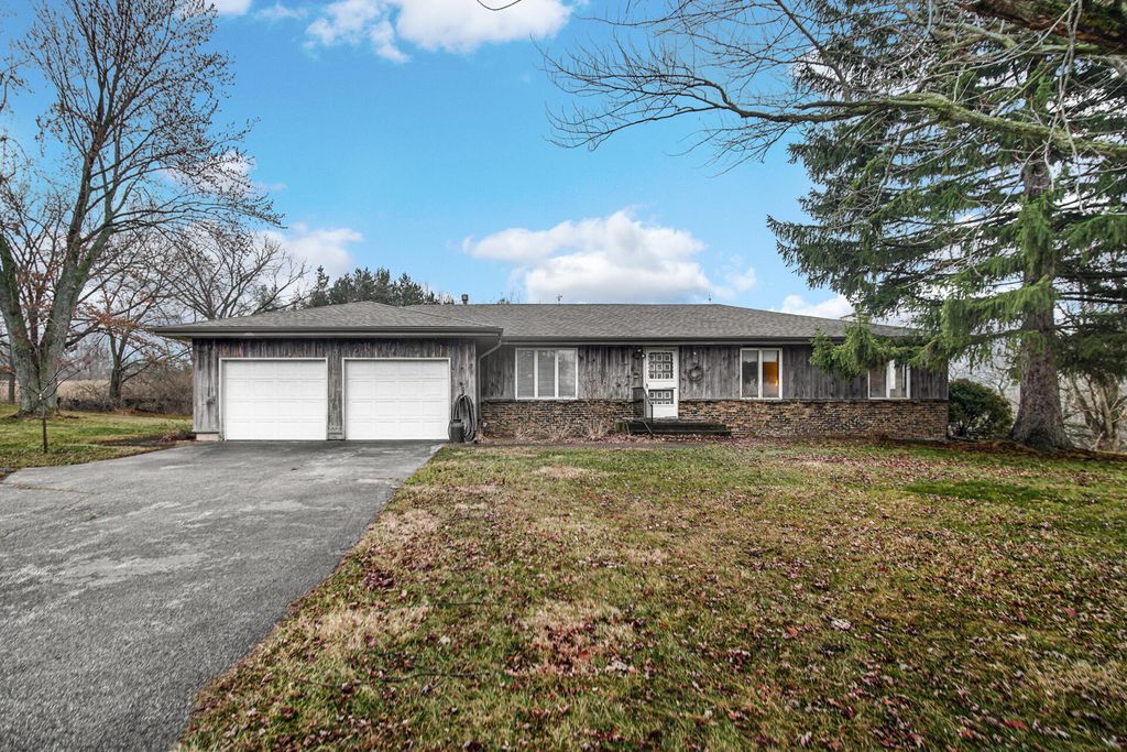 Photo of 490 W Us Hwy 30, Valparaiso, IN 46385 (MLS # 835746)