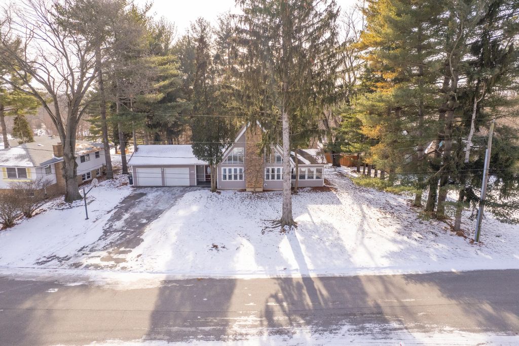 Photo of 3675 E 32nd Court, Hobart, IN 46342 (MLS # 833226)