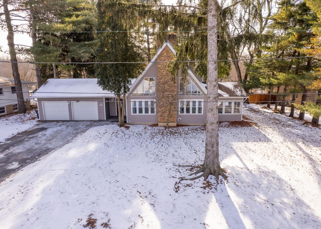 Photo of 3675 E 32nd Court, Hobart, IN 46342 (MLS # 833226)