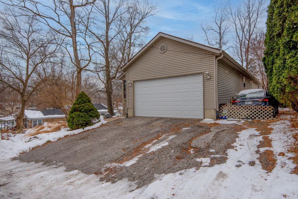 Photo of 4104-2 Sumac Road, Valparaiso, IN 46383 (MLS # 831888)