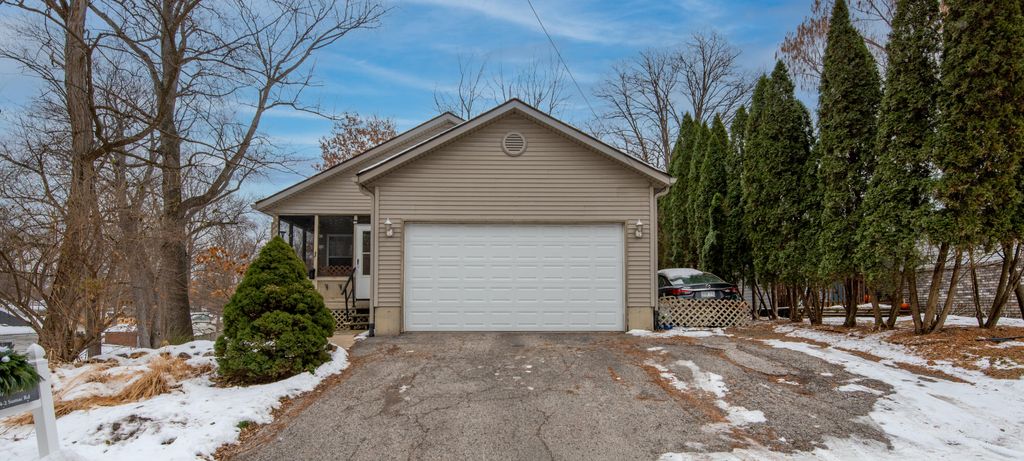 Photo of 4104-2 Sumac Road, Valparaiso, IN 46383 (MLS # 831888)