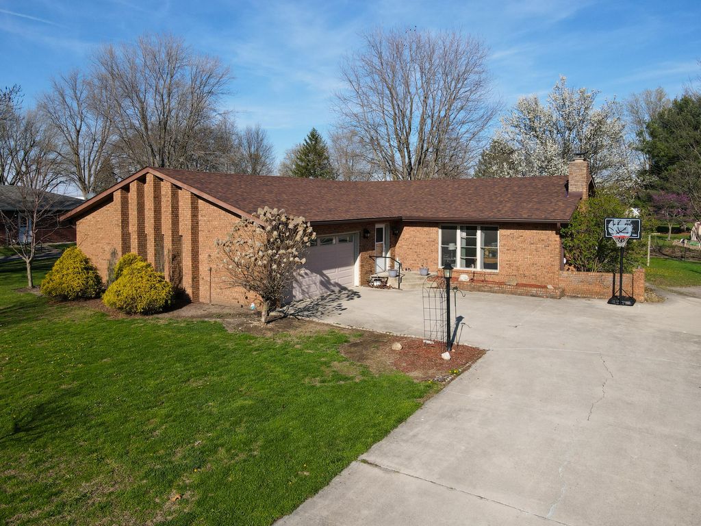 Photo of 16065 West Street, Remington, IN 47977 (MLS # 836729)