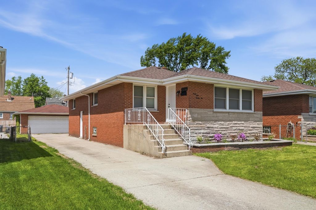 Photo of 4922 Ivy Street, East Chicago, IN 46312 (MLS # 838819)