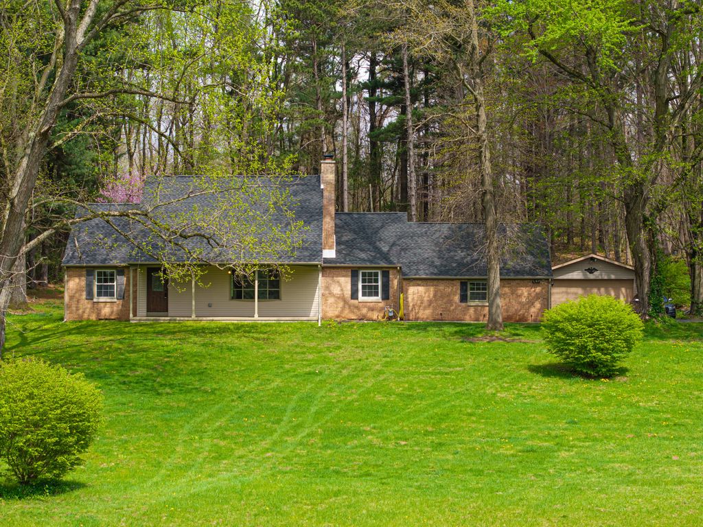 Photo of 820 N 350 E, Valparaiso, IN 46383 (MLS # 837477)