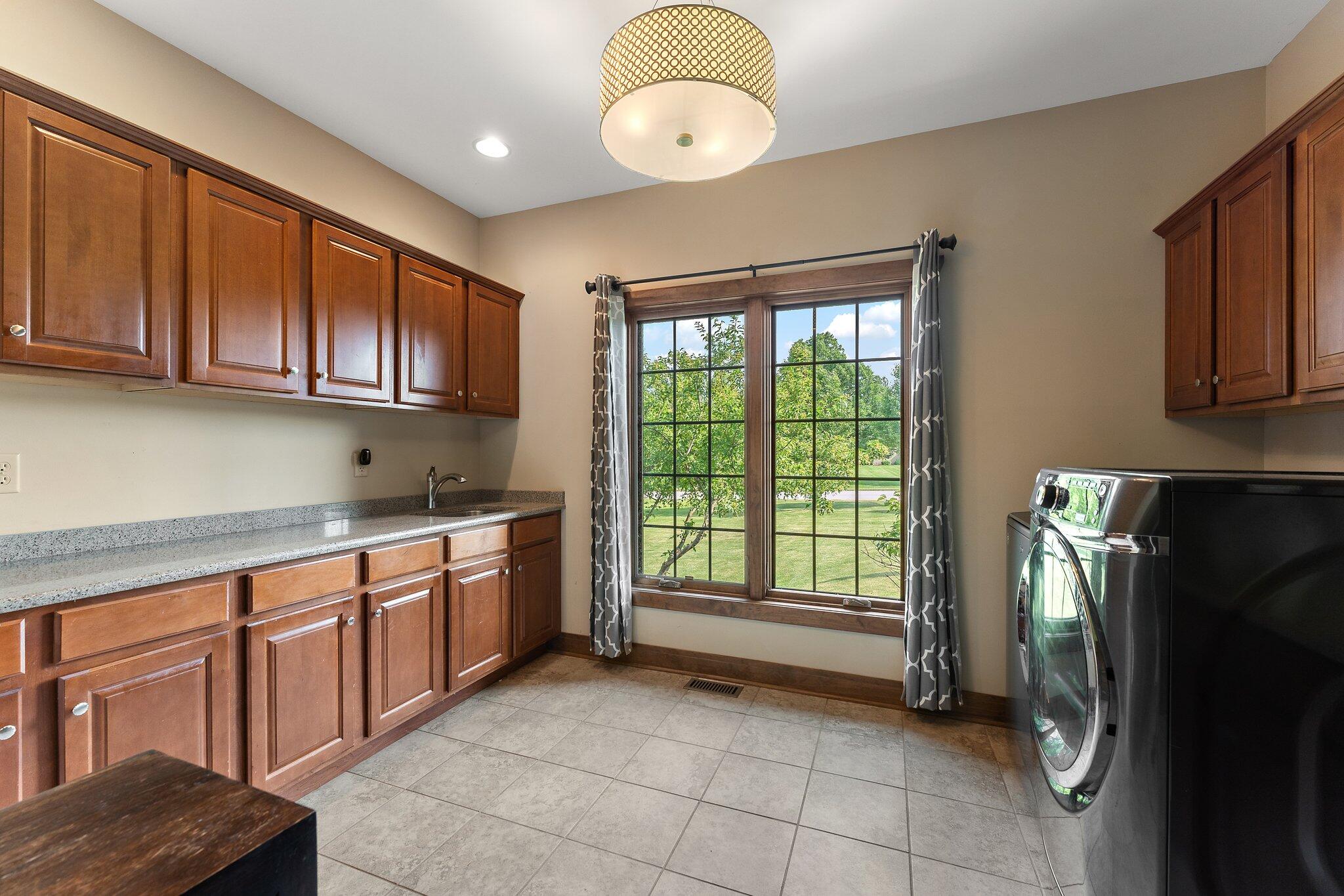 Crown Point, Indiana 46307, United States, 4 Bedrooms Bedrooms, ,4 BathroomsBathrooms,Residential,Active,152940