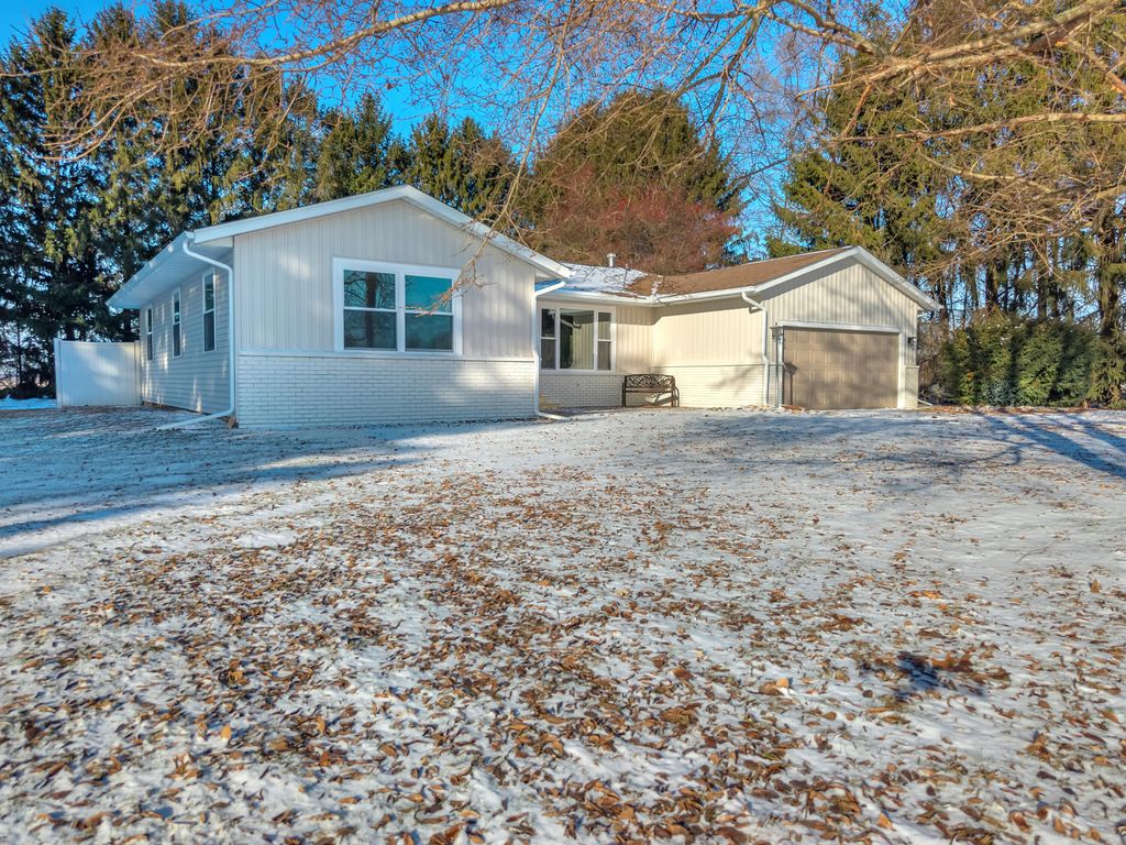 Photo of 14244 S 1050 W, Wanatah, IN 46390 (MLS # 832270)