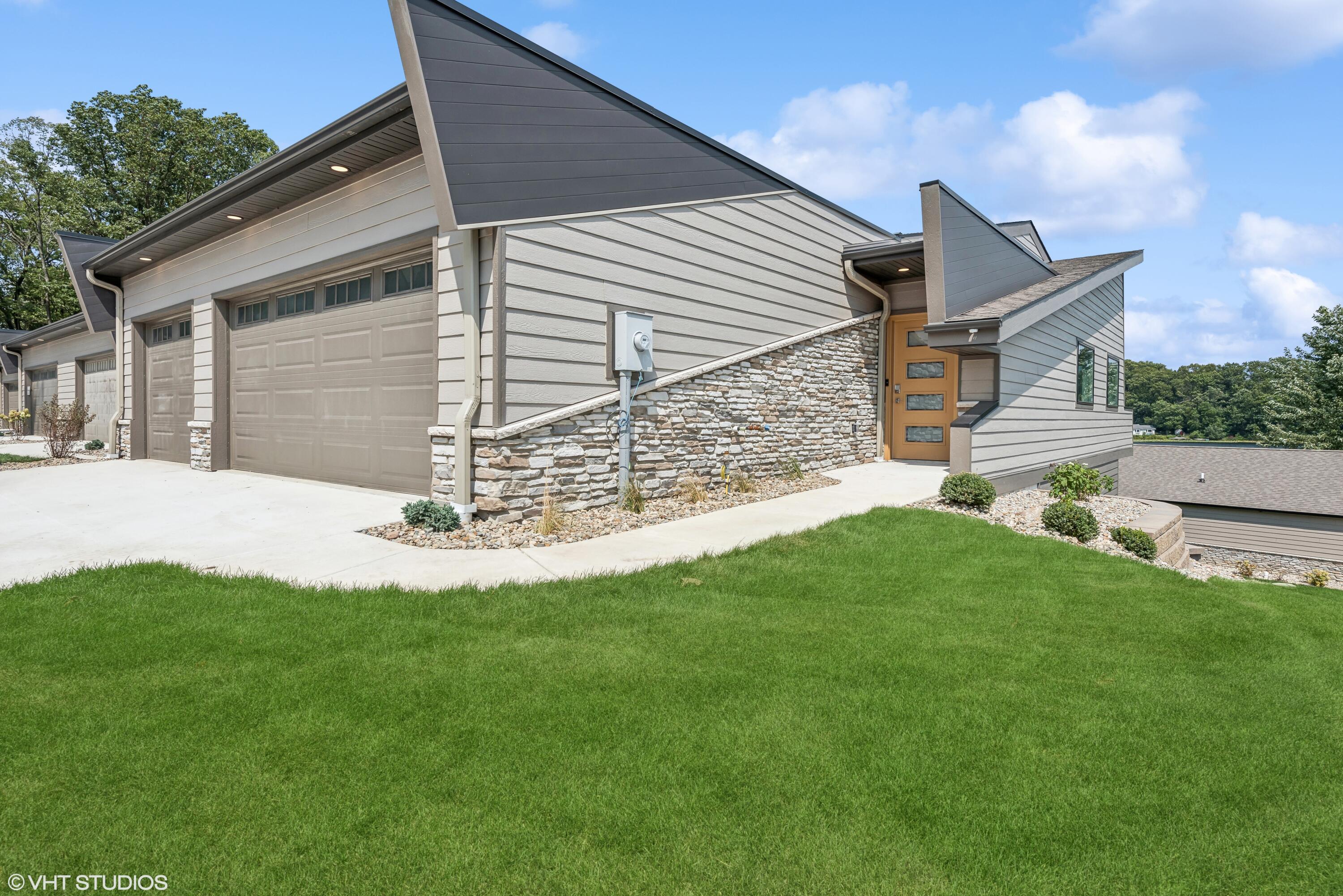 169 W Mcclung Road 204