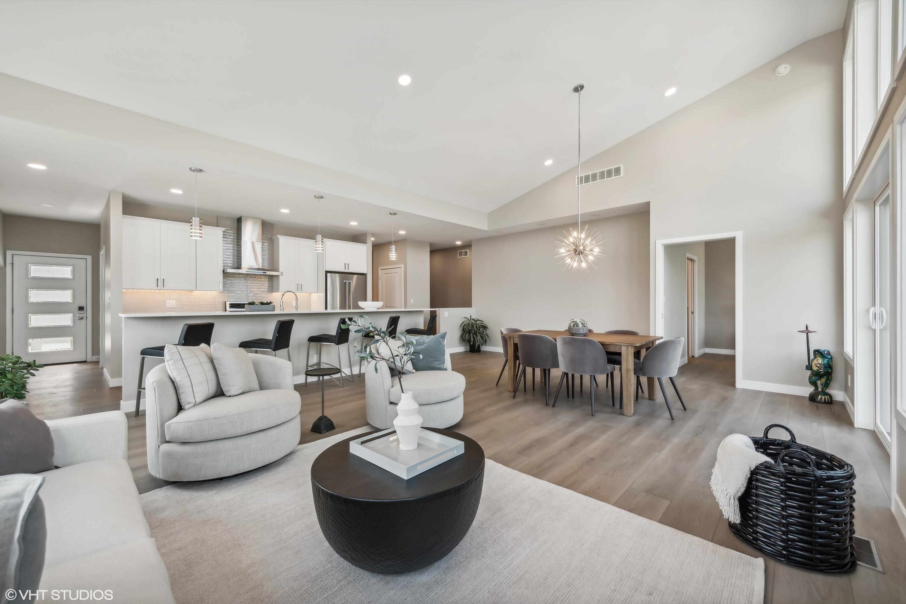169 W Mcclung Road 204