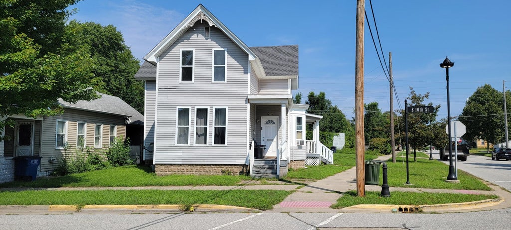 Photo of 424 E 10th Street, Michigan City, IN 46360 (MLS # 844248)