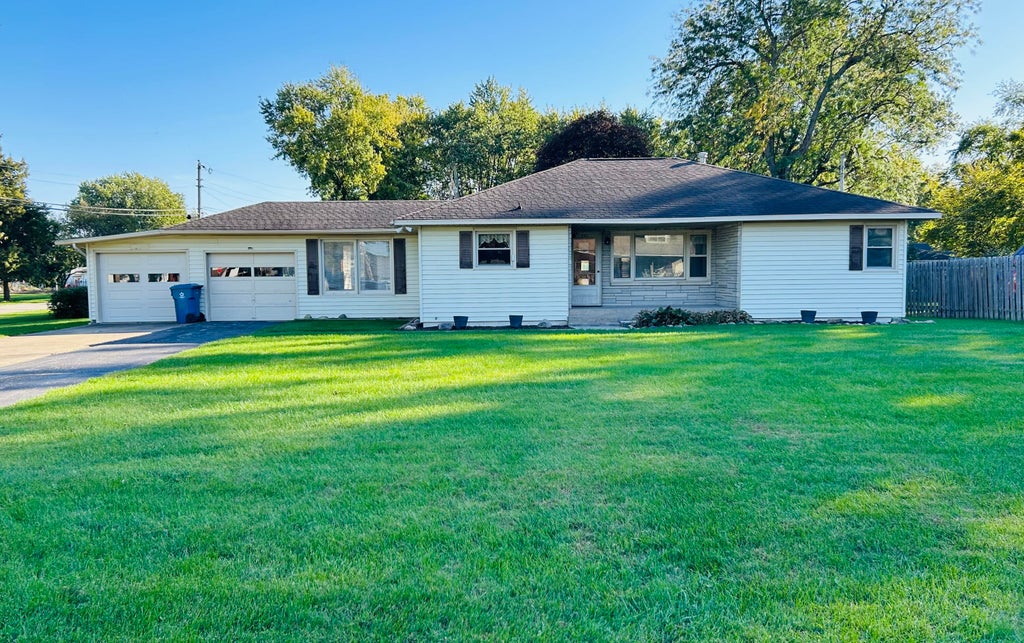 Photo of 201 W Stevenson Street, Morocco, IN 47963 (MLS # 846531)