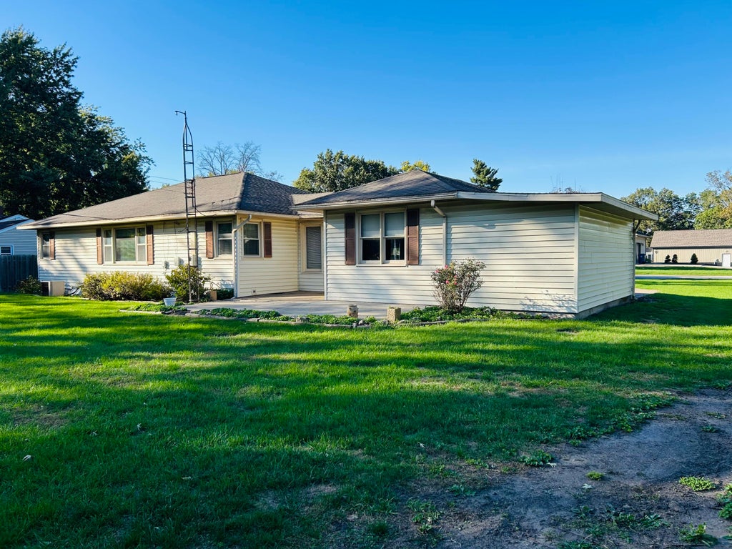 Photo of 201 W Stevenson Street, Morocco, IN 47963 (MLS # 846531)