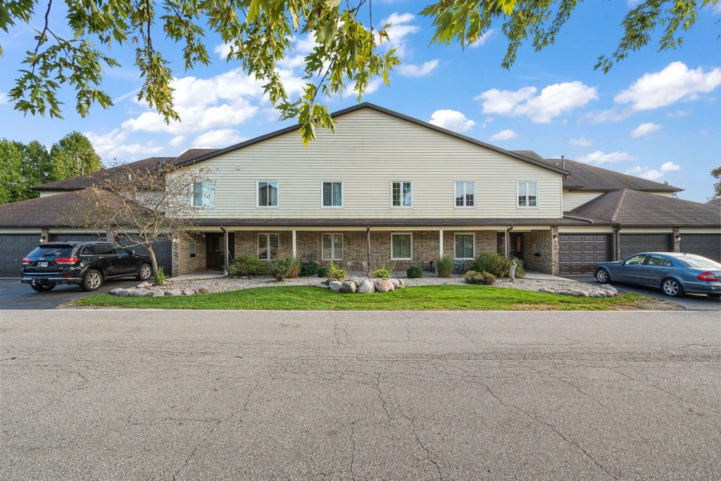 Photo of 5000 Spinnaker Lane #D, Crown Point, IN 46307 (MLS # 847220)