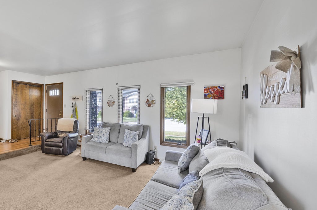 Photo of 9627 Johnson Place, Crown Point, IN 46307 (MLS # 846437)