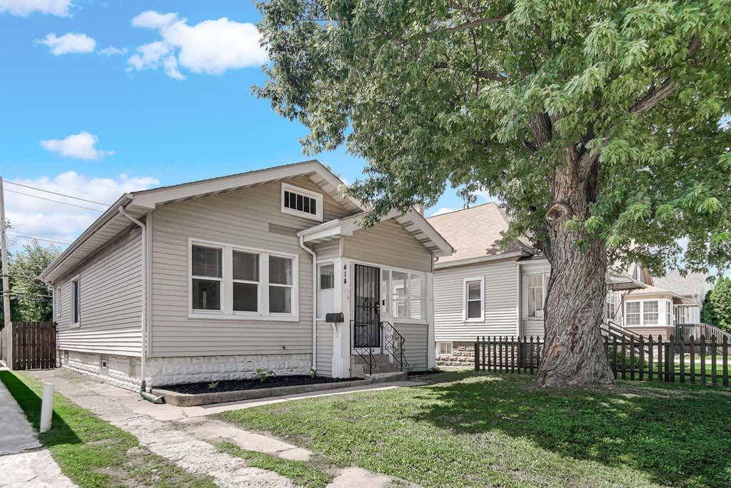 Photo of 414 165th Street, Hammond, IN 46324 (MLS # 843365)