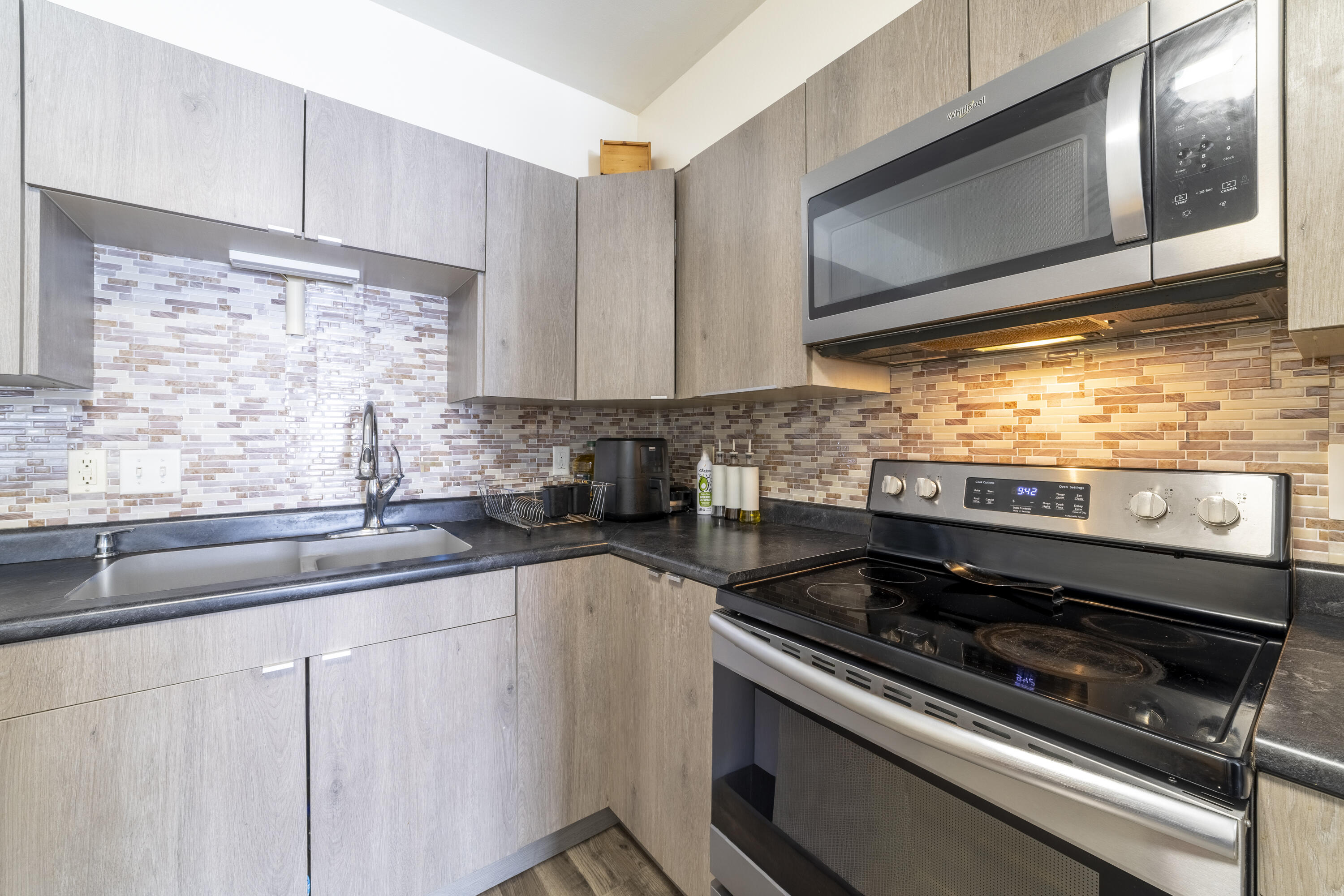 1079 Millpond Road E