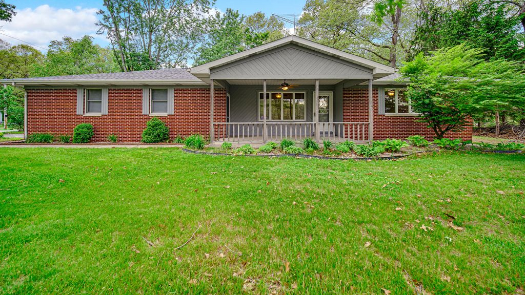 Photo of 18 W 890 N, Wheatfield, IN 46392 (MLS # 839230)