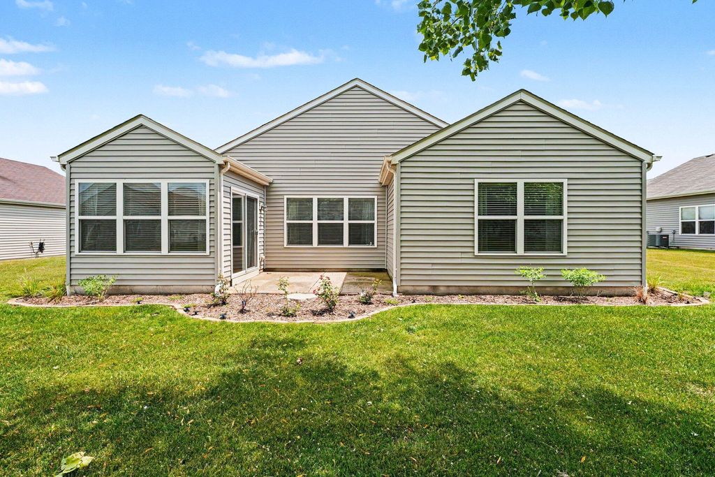 Photo of 11742 Carolina Street, Crown Point, IN 46307 (MLS # 840345)