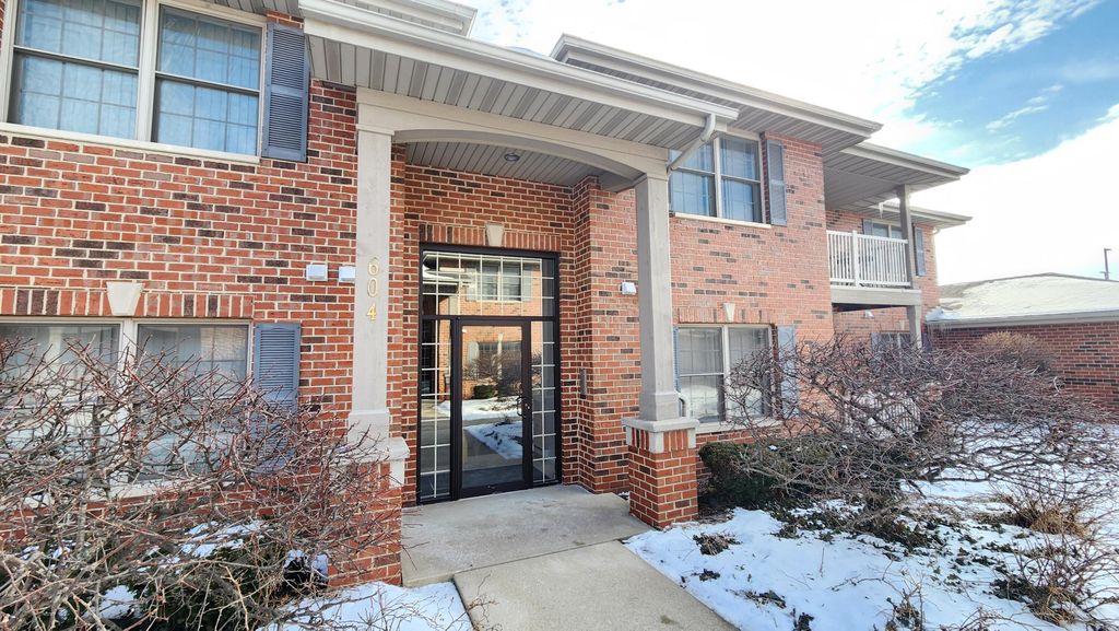 Photo of 604 Cambridge Court #2a, Munster, IN 46321 (MLS # 833571)