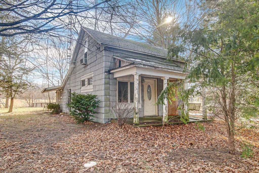 Photo of 9815 W San Pierre Road, San Pierre, IN 46374 (MLS # 843962)