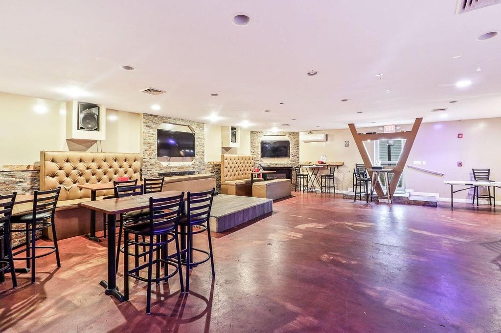 Photo of 90 W 53rd Avenue, Merrillville, IN 46410 (MLS # 832224)