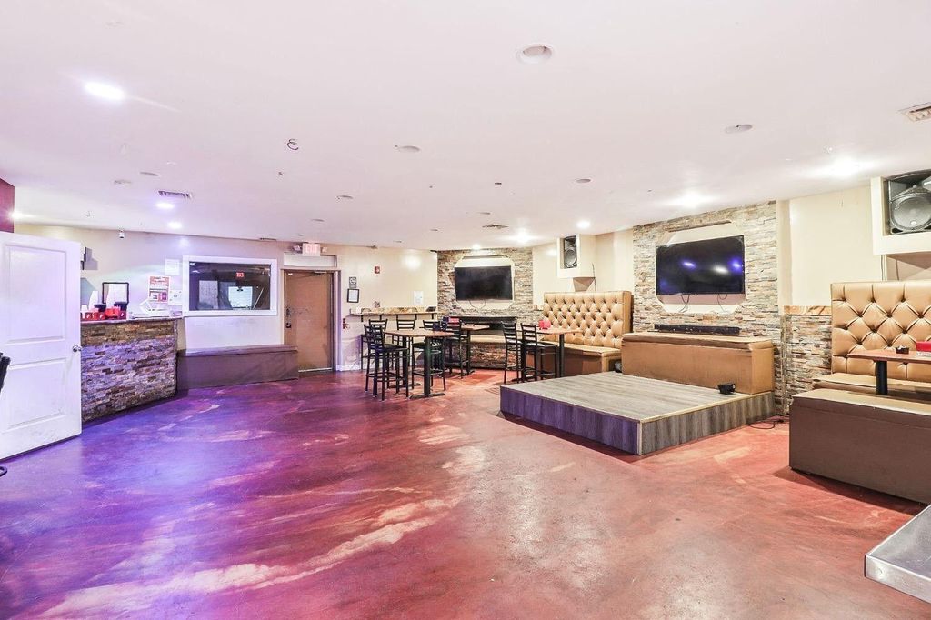 Photo of 90 W 53rd Avenue, Merrillville, IN 46410 (MLS # 832224)