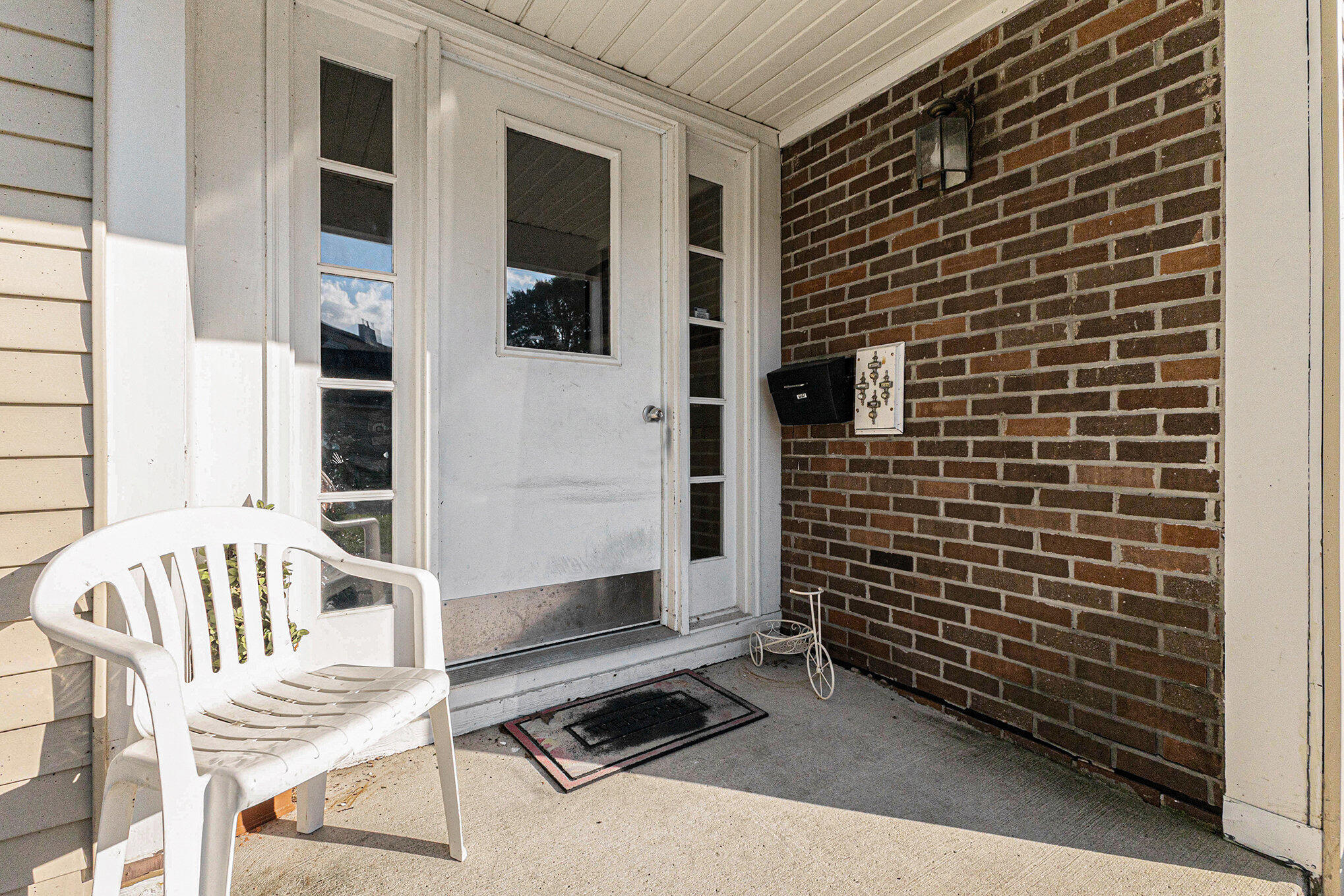 2023 Hawthorne Lane