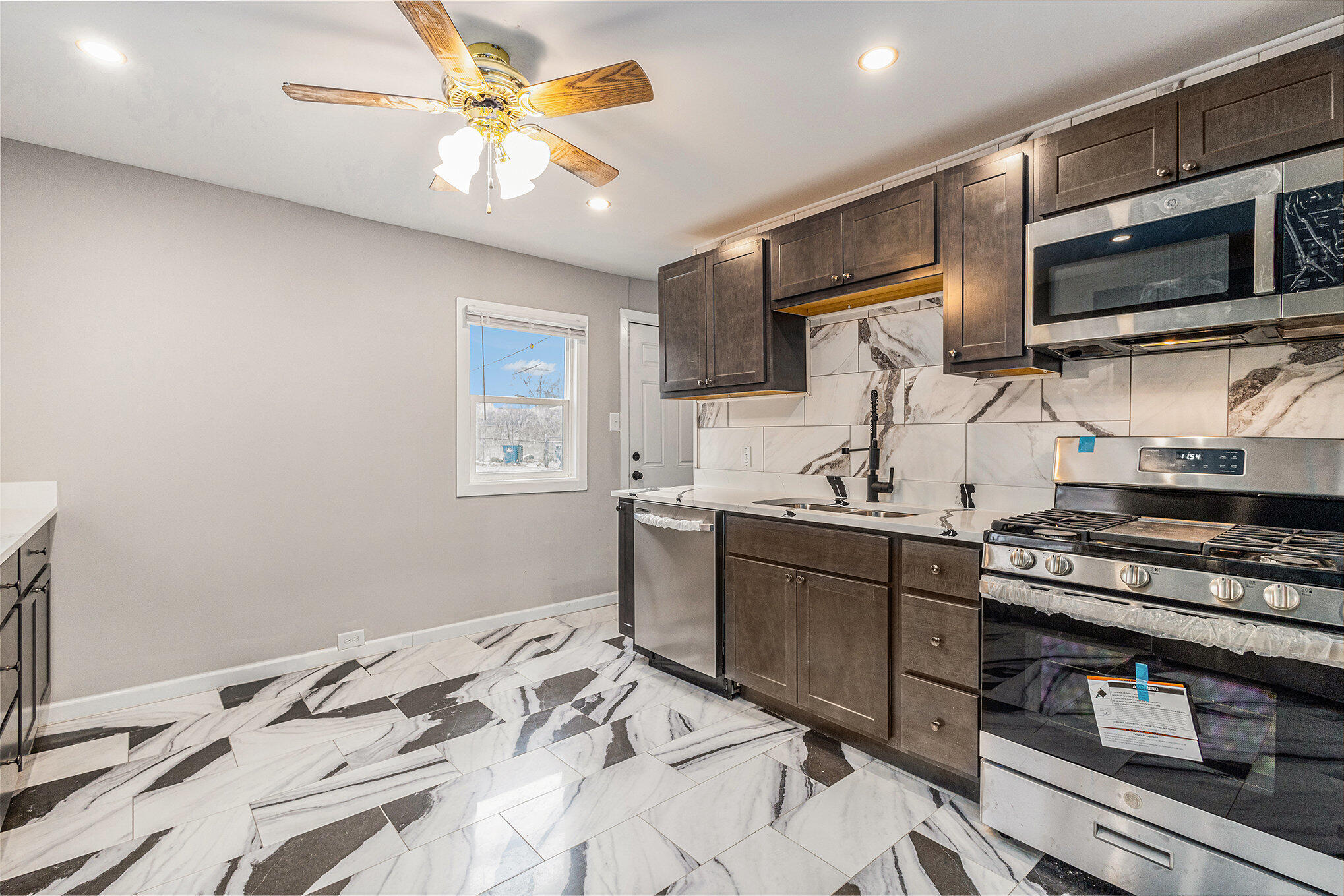 Gary, Indiana 46406, United States, 3 Bedrooms Bedrooms, ,1 BathroomBathrooms,Residential,Active,5181