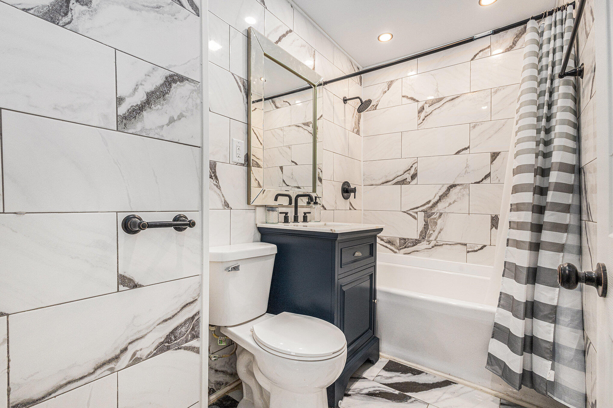 Gary, Indiana 46406, United States, 3 Bedrooms Bedrooms, ,1 BathroomBathrooms,Residential,Active,5181