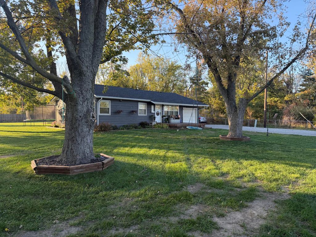 Photo of 12120 Burr Street, Crown Point, IN 46307 (MLS # 829452)