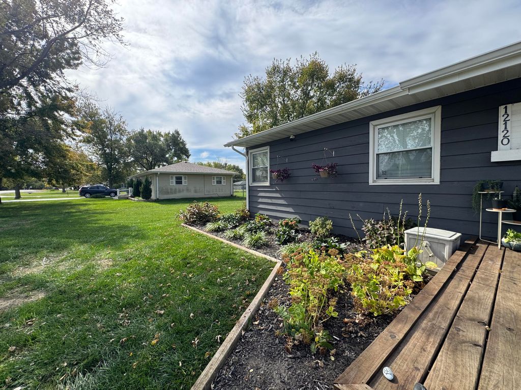 Photo of 12120 Burr Street, Crown Point, IN 46307 (MLS # 829452)