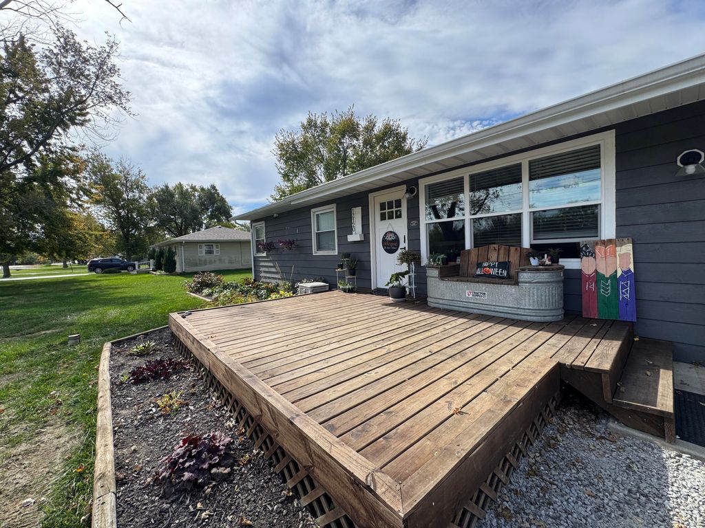 Photo of 12120 Burr Street, Crown Point, IN 46307 (MLS # 829452)
