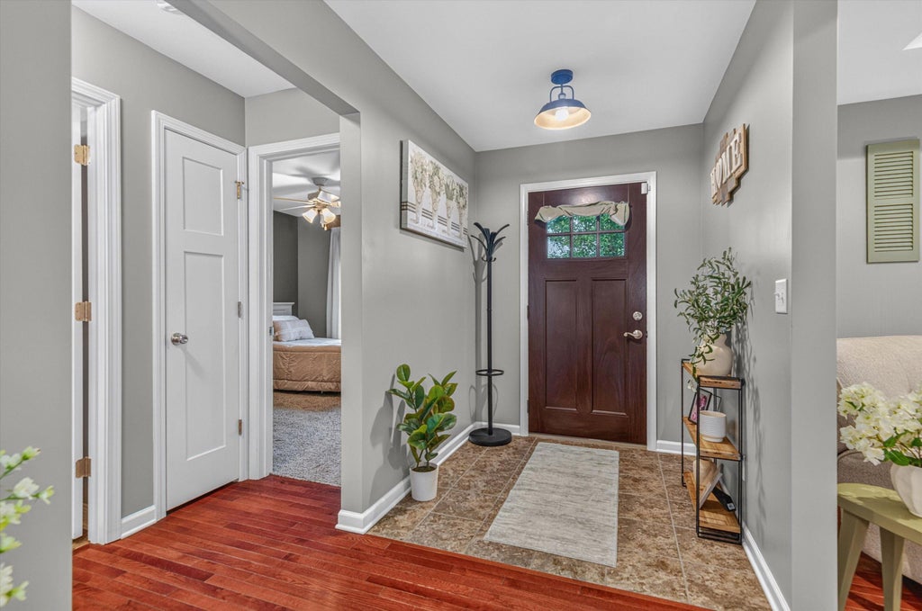 Photo of 320 Juniper Street NW, DeMotte, IN 46310 (MLS # 845892)