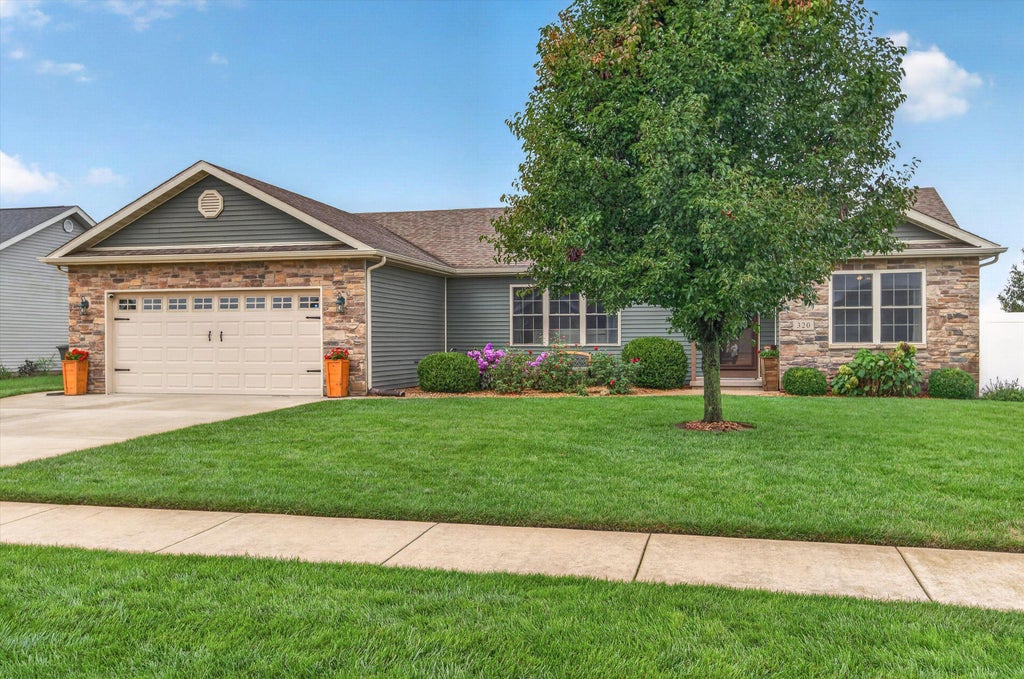 Photo of 320 Juniper Street NW, DeMotte, IN 46310 (MLS # 845892)