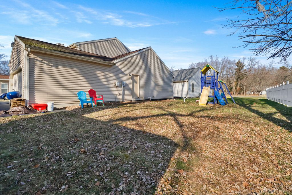 Photo of 829 Johnson Street #B, Porter, IN 46304 (MLS # 832199)